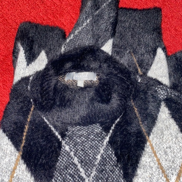 Turtleneck sweater - Picture 2 of 2